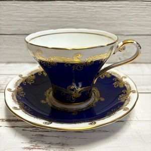 Aynsley China Cobalt Blue‎ and Gold Tea Cup and Saucer (measurements below) EUC